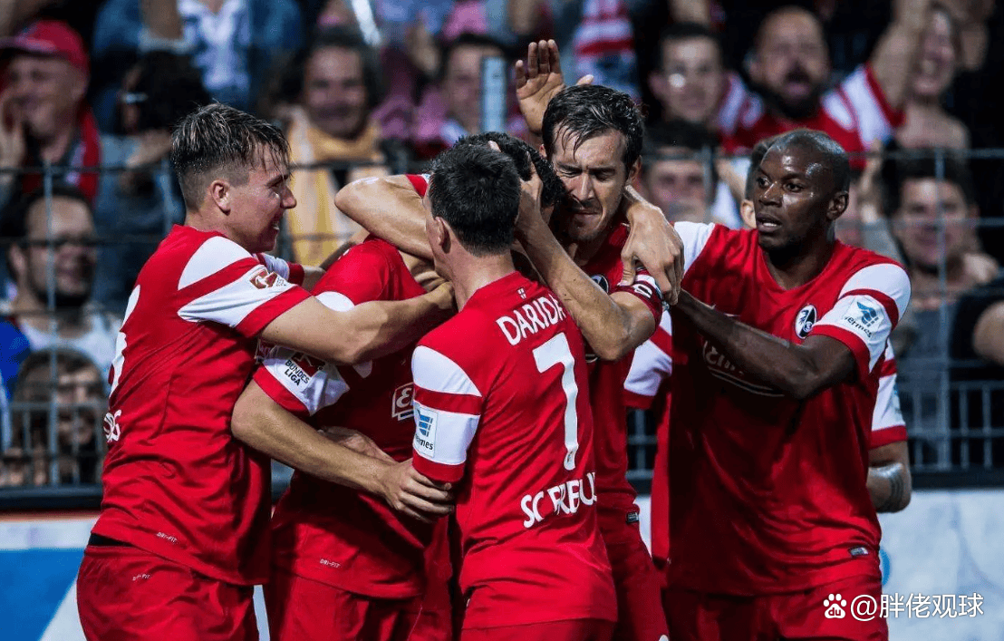 爱游戏下载包含离谱！那不勒斯今晨外线爆发今夜波尔图调整名单以备亚冠，里程碑夜西汉姆远射贴柱的词条