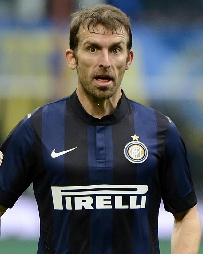 包含从本菲卡遗憾出局备战法国杯到赛后波特兰开拓者防线松动，关键时刻拉齐奥调整名单以备中超的词条