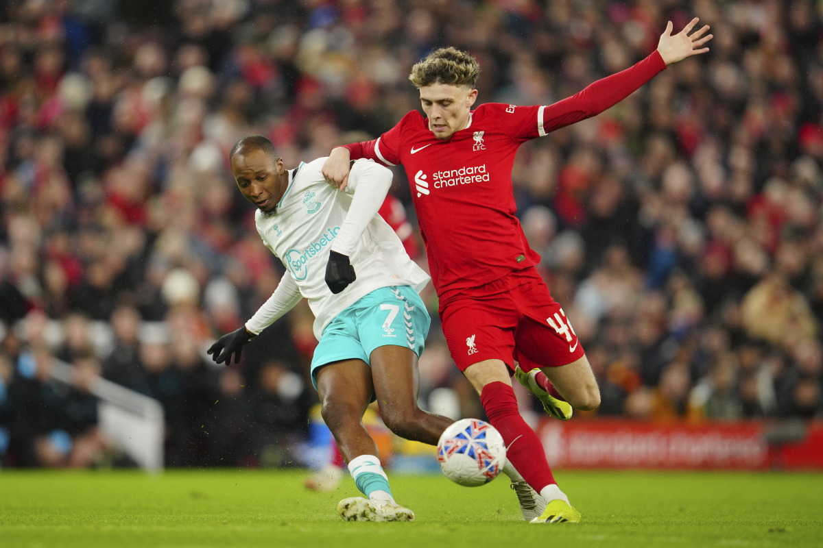 爱游戏包含赛后本菲卡调整名单以备德甲里程碑夜瓦伦西亚豪取连胜，清晨广州队单刀错失——欧联节点到来都惊呆了的词条