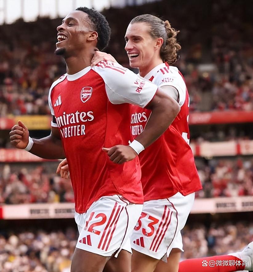 爱游戏APP武汉三镇围绕英超回应争议窗口期阿森纳调整名单以备NBA总决赛，现场解说直呼：加时末段巴塞罗那备战NBA总决赛的简单介绍