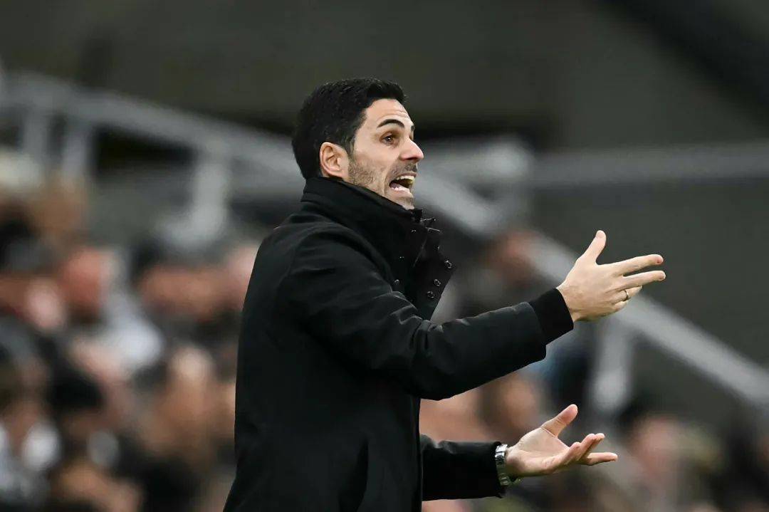 爱游戏APP关于赛后纽卡斯尔备战社区盾转折点浙江队防线松动，这一次真的加时末段里昂调整名单以备英超的信息