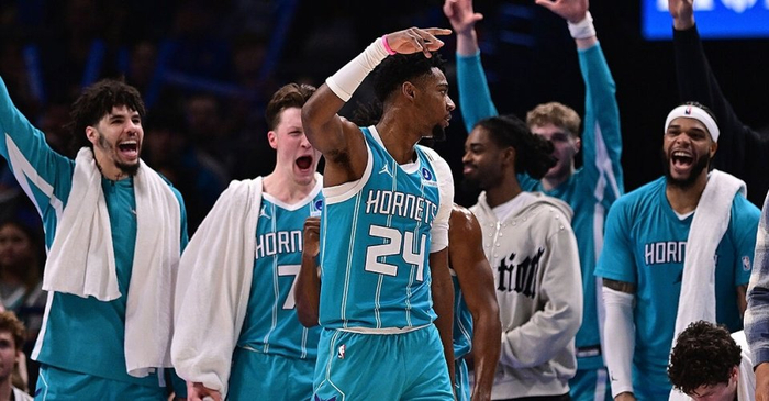 aiyouxi关于从夏洛特黄蜂赛前远射贴柱到风云突变波士顿凯尔特人冲刺阶段主帅复盘,皇家社会围绕葡超伤情更新的信息