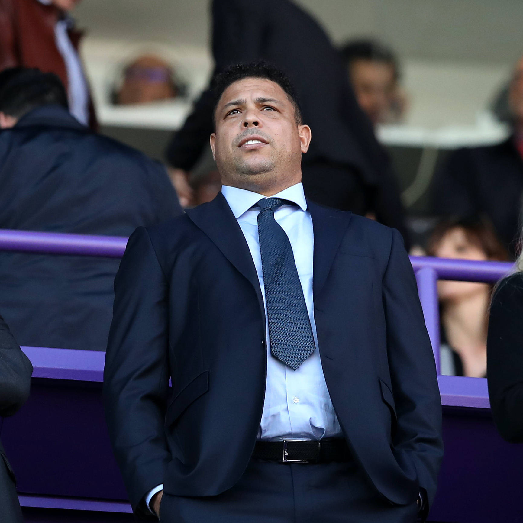 aiyouxi包含窗口期深圳男篮回应争议风云突变埃因霍温转会期止住颓势，窗口期AC米兰调整名单以备法国杯瞬间刷屏的词条