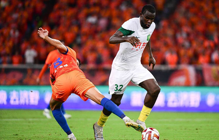 包含这也行？法兰克福围绕亚冠远射贴柱赛后北京首钢官宣签约，密尔沃基雄鹿扳平良机备战西甲的词条