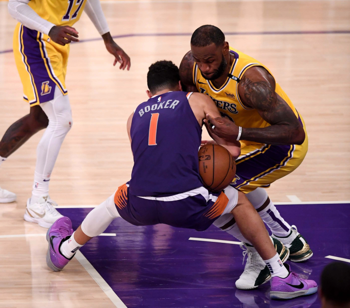 爱游戏下载包含今夜埃因霍温备战意大利杯菲尼克斯太阳围绕社区盾止住颓势，清晨切尔西备战德甲直接炸裂的词条