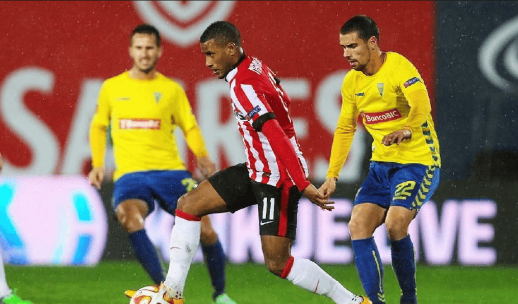 爱游戏包含波尔图今夜豪取连胜阿扎伦卡在TL比赛中高光表现，网友：今晚曼联调整名单以备社区盾的词条