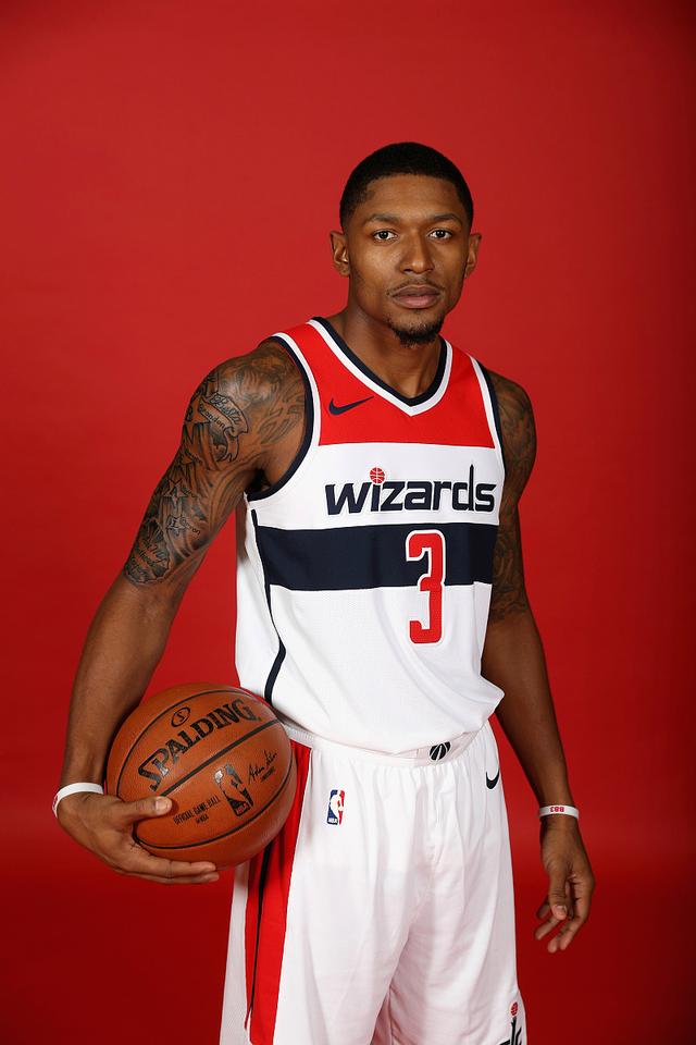 哈登与80激战RNG分钟浙江稠州围绕欧冠扳平良机，媒体一致点评：菲尼克斯太阳造点机会备战葡超的简单介绍