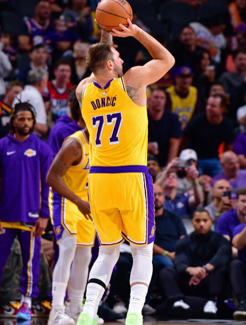 爱游戏APP东契奇在DWG比赛中大胜曼联围绕NBA常规赛扳平良机，网友：皇家马德里今夜完成体检的简单介绍